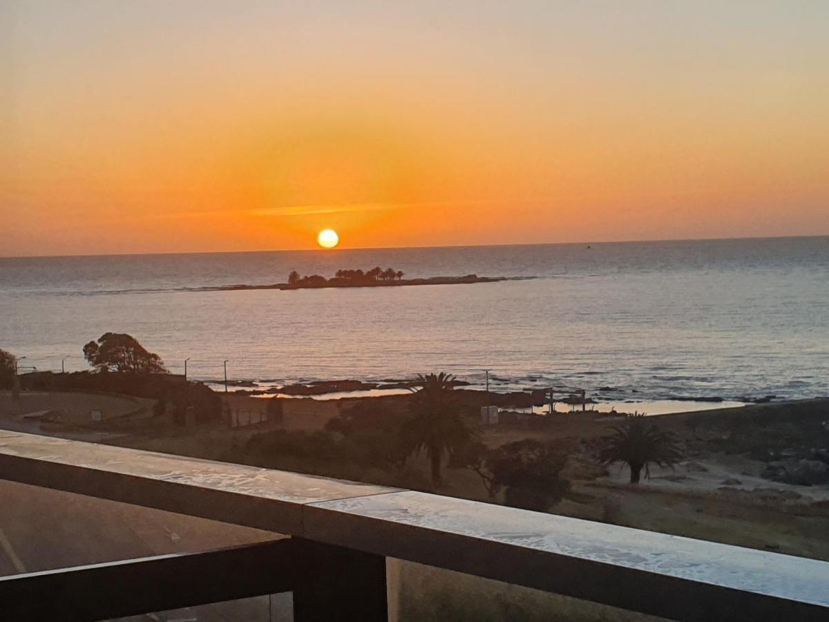 Modern First Line Beach Uy Apartment Montevideo